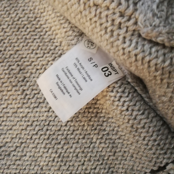 Cozy cabin sweater zip up. - Picture 7 of 8